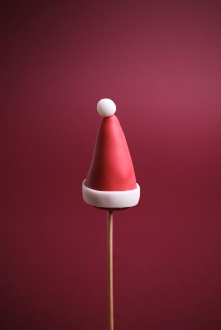 7. Mikulás sapka cake pop 1 590 HUF/db